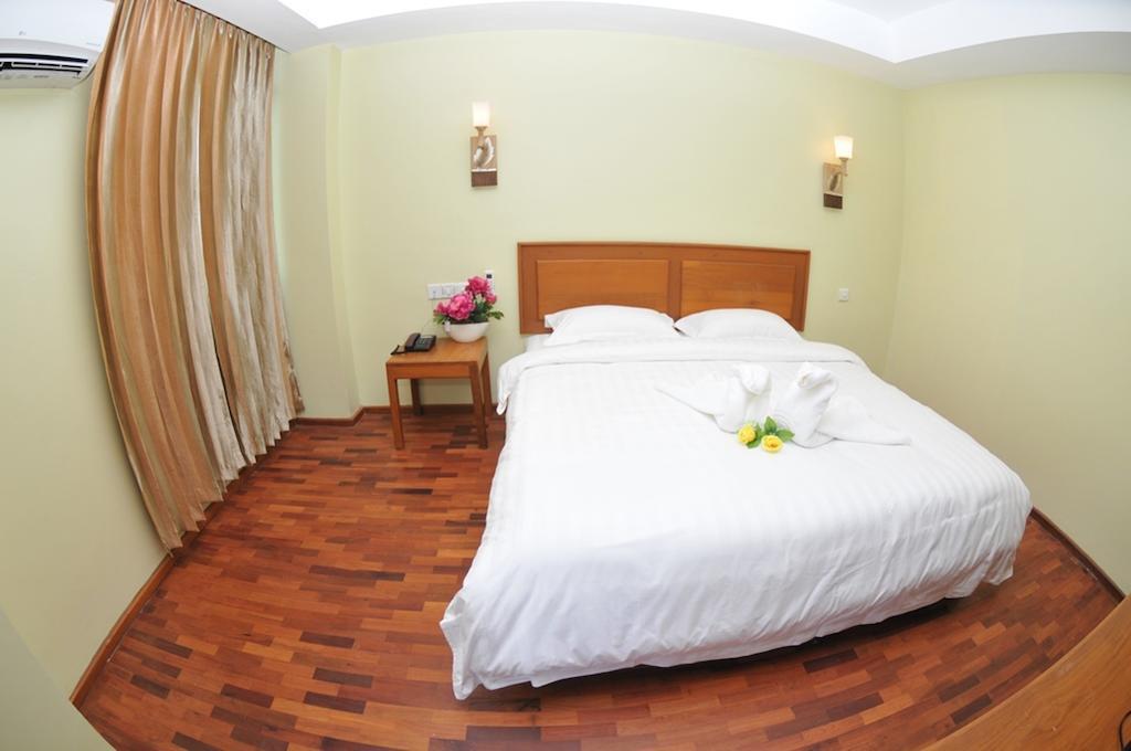 Shwe Phyu Hotel Mandalaj Kültér fotó